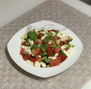 Salată cu brânză feta
