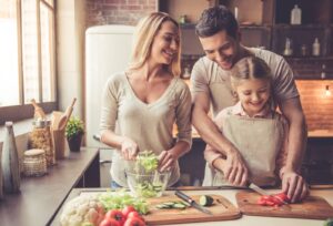 Cum Să Îți Determini Copilul Să Încerce Alimente Noi